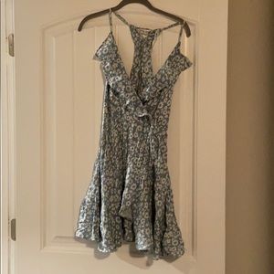 Urban outfitters cute wrap dress never worn!!!
